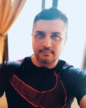 Pendar Akbari Instagram - به همان میزان که بیان کلمات مثبت می‌تونن ما را به اهدافمون نزدیک کنن،کلمات منفی میتونن ما را از اهدافمون دور کنن . تا حالا دقت کردین در طول روز چقدر از کلمات مثبت یا منفی استفاده میکنین؟ و تاثیرش رو دیدید؟!
#در_خانه_بمانیم 
#قانون_جذب
#انرژی_مثبت
#پندار_اکبری 
#pendarakbari