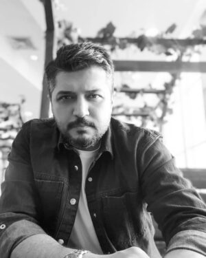 Pendar Akbari Instagram - همتون عشقین ، ممنون بابت تمام محبتهاتون ❤🧡💛💚💙💜
#پندار_اکبری #pendarakbari 
#iran #iranianartist #iranianactor #artist #art #honarmandan