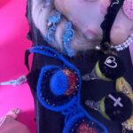 Peri Baumeister Instagram - Disco mit @mika_moriyama 💿 And w/ @itsmemalve & the french Designerin @loudebetoly who works in Berlin Neukölln 💕showed her filigran & detailed and very unique collage like pieces. @berlinfashionwe #newwayofupcyling