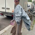 Peri Baumeister Instagram - Disco mit @mika_moriyama 💿 And w/ @itsmemalve & the french Designerin @loudebetoly who works in Berlin Neukölln 💕showed her filigran & detailed and very unique collage like pieces. @berlinfashionwe #newwayofupcyling