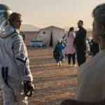 Peri Baumeister Instagram - Die Suche nach der Astronautin Paula beginnt. Das Signal startet am 7. März auf Netflix 🚀 Mehr von uns unserer Reise ins All erzähle ich euch bald 🤍 Regie : Sebastian Hilger & Philipp Leinemann Dop : @janprahl @netflixde @florian.david.fitz @nilam.farooq @hadi.khanjanpour @katharina_schuettler @sheeba.chadha @yuna_bennett @bonvoyagefilms @itsmemalve @inkastelljes