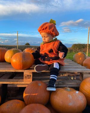 Perrie Instagram - Pumpkin patch with our icle Pumpkin 🎃🥹