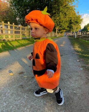 Perrie Instagram - Pumpkin patch with our icle Pumpkin 🎃🥹