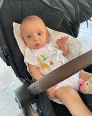 Perrie Instagram - You are my sunshine ☀️