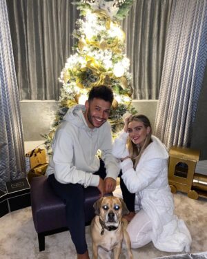 Perrie Instagram - Merry Christmas lovelies! Hope you all had an amazing day filled with love and happiness! 🎄