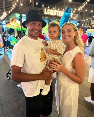 Perrie Instagram - Memories with my little family 🫶🏻