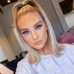 Perrie Edwards Instagram - This is clearly not a post Covid-19 selfie 🤳