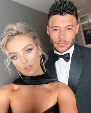 Perrie Instagram - Here’s some rare selfies I forced my boyfriend to do! Enjoy 🖤