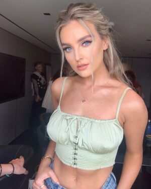 Perrie Instagram - Found the light... ✨