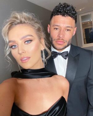 Perrie Instagram - Here’s some rare selfies I forced my boyfriend to do! Enjoy 🖤