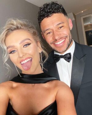Perrie Instagram - Here’s some rare selfies I forced my boyfriend to do! Enjoy 🖤
