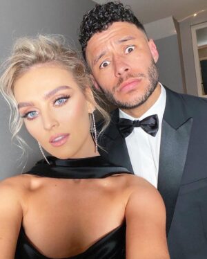Perrie Instagram - Here’s some rare selfies I forced my boyfriend to do! Enjoy 🖤