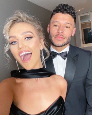 Perrie Instagram - Here’s some rare selfies I forced my boyfriend to do! Enjoy 🖤