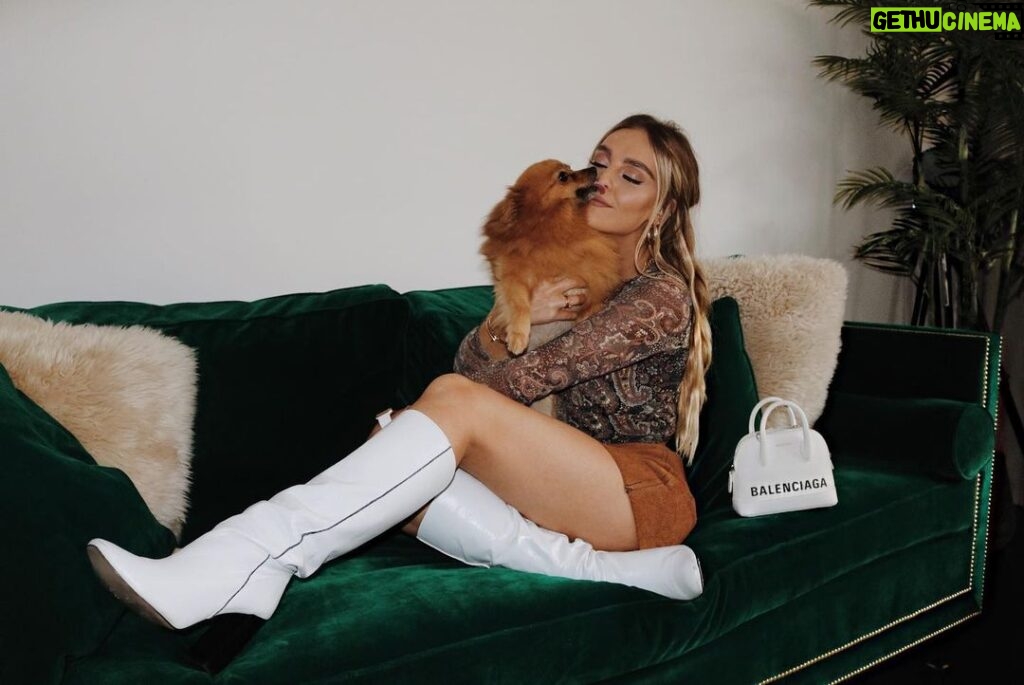 Perrie Edwards Instagram - My fur baby. My four legged friend. The world would be a nicer place if everyone had the ability to love as unconditionally as a dog! 🐾