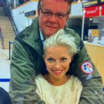 Petra Marklund Instagram - Heja dig Lasse❤️ Ikväll sänds programmet när vi hyllar dig. Du är one of a kind!!! Jag såg att du @mberghagen och familj valt att sända programmet för att ge lite pepp:) Snacka om pepp! Vilken kväll! Ära att känna dig @berghagen.lasse ❤️❤️❤️❤️ Ikväll alltså på tv4 20.00 #Vilketliv