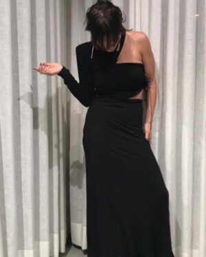 Petra Marklund Instagram - Spana in min klänning jag och @maxjohanstockholm gjorde till min 20 års fest! Det är en gammal polo och strandkjol som blev gala! What u think?? 🤩 

Nästa projekt blir en bolero av en vinterjacka! Får se hur den blir nu🪡🔥