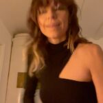 Petra Marklund Instagram – Spana in min klänning jag och @maxjohanstockholm gjorde till min 20 års fest! Det är en gammal polo och strandkjol som blev gala! What u think?? 🤩 

Nästa projekt blir en bolero av en vinterjacka! Får se hur den blir nu🪡🔥