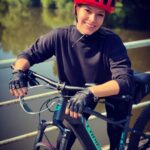 Petra Svoboda Instagram - Letos kdyz “vychytate” pocasi na kolo a navic jste zrovna v jiznich Cechach, tak je to uz fakt duvod k usmevu. 😂💪A at si rika kazdy, co chce, ja nedam dopustit na elektrokolo, diky nemu muzeme jezdit cela rodina, zdatnejsi i mene zdatni, mladi i starsi dohromady a bavi to vsechny podle jejich moznosti @mojekolo.cz #elektrokolo #sport #cyklistika #priroda #rodina #spolu @topforex_attinvestments
