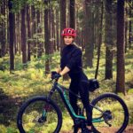 Petra Svoboda Instagram - Letos kdyz “vychytate” pocasi na kolo a navic jste zrovna v jiznich Cechach, tak je to uz fakt duvod k usmevu. 😂💪A at si rika kazdy, co chce, ja nedam dopustit na elektrokolo, diky nemu muzeme jezdit cela rodina, zdatnejsi i mene zdatni, mladi i starsi dohromady a bavi to vsechny podle jejich moznosti @mojekolo.cz #elektrokolo #sport #cyklistika #priroda #rodina #spolu @topforex_attinvestments