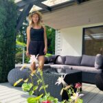 Petra Svoboda Instagram - Také čím dál častěji utíkáte do přírody nebo alespoň na svou zahradu nebo terasu? Pak je potřeba mít nějakou pohodlnou sedačku, ze které se vám nebude chtít vstát. Pokud takový zahradní nábytek hledáte, koukněte na obchod s designovým nábytkem a doplňky do domácnosti @beliani.cz Já jsem si tam letos vybrala také. Mají nádherné kousky a hooodně široký sortiment. Se slevovým kódem PETRASVOBODA máte navíc na vše až do konce července 10% slevu. Hezké léto!!!😊 #beliani #mybeliani #summer #design South Bohemian Region