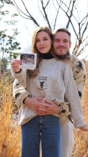 PewDiePie Instagram - We are having a baby!! ❤️✨😊