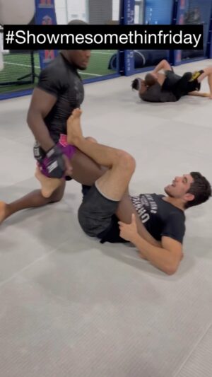 Phil Hawes Instagram - 🚨 #showmesomethinfriday 🚨 

◾️What? How to escape the dreaded body triangle! 

◾️Who’s showing somethin? @bobbycasale 

@thearmbarsoapcompany #nohype #ufc #jiujitsu #technique