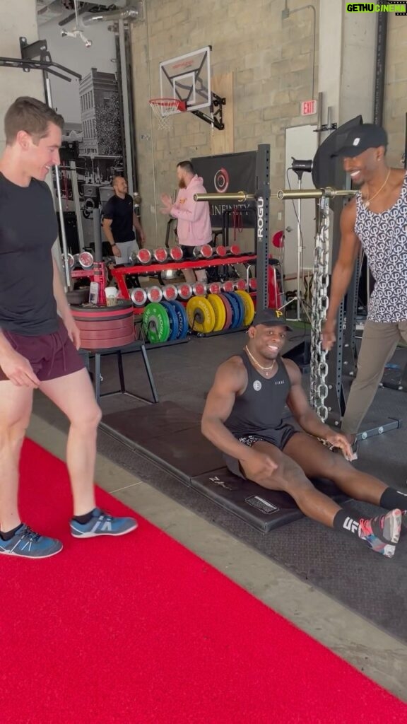 Phil Hawes Instagram - When you got @kneesovertoesguy and @mr1nf1n1ty pumping you up you can’t lose 👊🏾! Had the honor of working out with these two animals today! Can’t wait to implement what they taught me into my training🙏🏾👊🏾 #nohype @ufc #mma @killcrew Clearwater, Florida