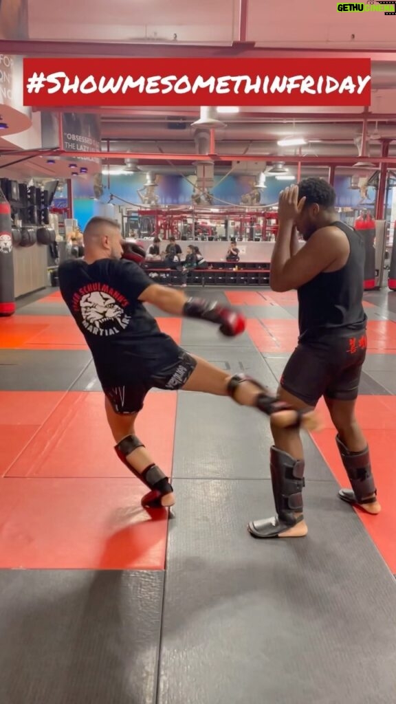 Phil Hawes Instagram - #showmesomethinfriday @roberto_baschieri shows us how to defend a jab and blast a kick! 🦵🏾 💥 #nohype @ufc Hoboken, New Jersey