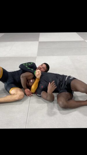 Phil Hawes Instagram - #showmesomethinfriday @luquevicente shows is his famous darce choke! Try it out tell me what you think 👊🏾👊🏾 @thearmbarsoapcompany @thornehealth @ufc #nohype #nohypearmy #fitness