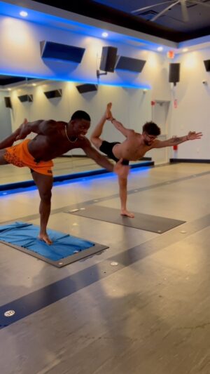 Phil Hawes Instagram - 🚨 #showmesomethinfriday 

⁉️ Who: @yogajoint instructor kami 

⁉️ What: The dancers pose 🧘🏾‍♂️ 

Ps: My pastor watches so wanted to behave this week 🤦🏾‍♂️😅. Back to your scheduled  programming next week 🍑 😜 

#showmesomethinfriday #nohype #yoga #dancer #pose #justjokes