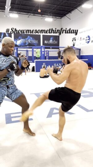 Phil Hawes Instagram - #showmesomethinfriday 
Who⁉️ @rafael_ataman_fiziev 
What⁉️Set up for your uppercut! #nohype #mma #ufc @thearmbarsoapcompany 📸 @bobbycasale