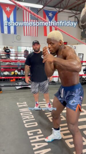 Phil Hawes Instagram - #showmesomethinfriday 

❓Who- @dietter_navarro_202020_ 
❓What- How to use a slip rope
💎 Try it out tell me what you think 🙇🏾‍♂️🙏🏾 #nohype #ufc #lfg