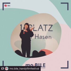 Philipp Christopher Instagram - Ich hab’s. 😊 Vielen Dank an die Jury des @mo.bile_handyfilmfestival und an Regisseur #richardhuber für die nette Laudatio. Big kisses to festival founder @juliabeerhold and my co-star @annaschumacher8 😘😘🙏 #win #award #dertest #altehasen #shortfilm #comingsoon