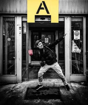 Philipp Christopher Instagram - A as in #analog. Ein Tag mit alten und neuen Geräten. #staycreative #analogphotography #nikon #nikonf5 #berlinphotography #35mm #kodak #agfa #blackandwhitephotography #schwarzweissfotografie #banskyart 

Photos by @annaschumacher8 😘😘