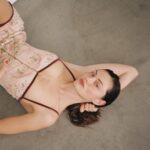 Phoebe Tonkin Instagram - Spring girlie 🌸