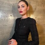 Phoebe Tonkin Instagram - @chanelofficial #charlesfinch ♥️ #chanelincinema