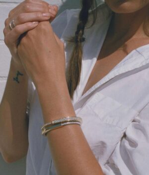 Phoebe Tonkin Instagram - 🕊 @tiffanyandco #TiffanyLock #TiffanyAndCo #tiffanypartner