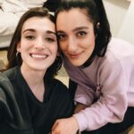 Pilar Fogliati Instagram - Quanto la amo questa donna è nato tutto qui♥️ #Repost @levanteofficial with @use.repost ・・・ R O M A N T I C H E Non siamo noi ma il Film di @pilarfogliati in uscita il 23 Febbraio 2023. Sono un paio d’anni che voglio bene a questa donna splendida. Per il suo film ho scritto l’intera colonna sonora (sono stata coinvolta anche dal rumorista🤣) con le mie spalle @danielbestonzo e @afwine in produzione e arrangiamento. Ringrazio di cuore @giovanni_veronesi_influencer per la realtà del sogno. Finalmente a Febbraio mi riesplode la vita💚 Ci siamo anche io e Alma, in qualche scena… ma di Alma lo sapevo solo io. Ci vediamo al 🍿 cinema #levantesuona #levantecanta #levantescrive #levanteopera #levantecolonna (dai pe’ ride)