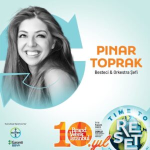 Pinar Toprak Instagram - Looking forward to this very much! It will be my first time back in Istanbul in over 7 years. 🇹🇷❤️
•
Repost from @brandweekistanbul
•
Pınar Toprak, Emmy’ye aday gösterilmiş bir besteci, şef ve müzisyendir. Süper kahraman filmlerinden gişe rekorları kıran komedilere, TV dizilerinden dramalara kadar birçok farklı alanda ikonik & tematik müzikler yaratma konusunda dünyaca tanınan bir yeteneğe sahiptir. Captain Marvel ve Fortnite için yaptığı eserlerle Pınar, hem bir filme hem de video oyununa imza atan ilk kadın bestecidir. 👏​

Pınar Toprak, yılın en ilham verici haftası Brand Week Istanbul 2022’nin konuşmacıları arasında yer alacak! ​

Brand Week Istanbul hakkında detaylı bilgi almak ve kayıt olmak için: profildeki linke tıklayın!​

#BrandWeek2022 #mediacat ​