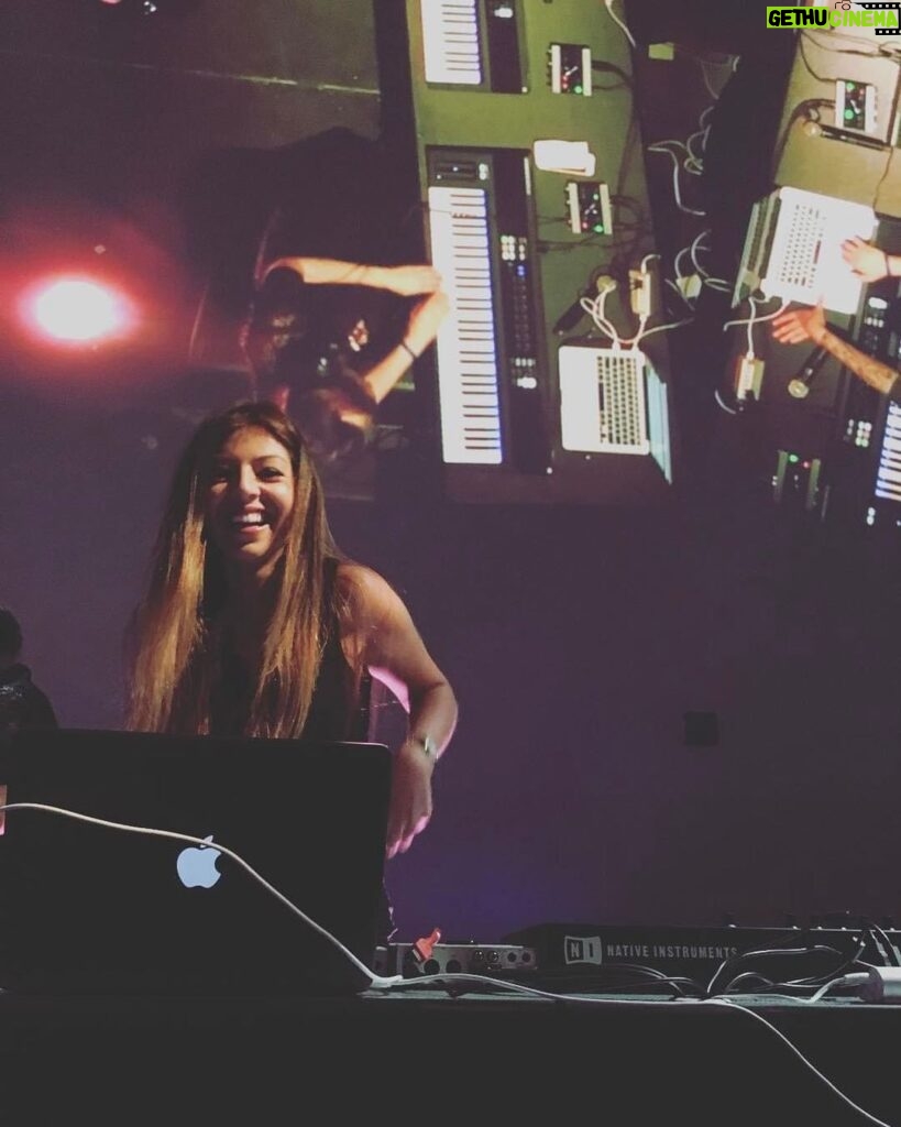 Pinar Toprak Instagram - This popped up from 5 years ago. Me on stage at @neuehouse. Who says I don’t get out of the studio? 🤔😂 NeueHouse