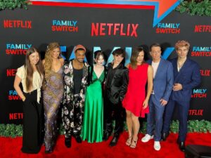 Pinar Toprak Instagram - Netflix outdid themselves with the funnest premiere of “Family Switch” yesterday starring Jennifer Garner, Ed Helms.⁣
⁣
The first picture is me with our amazing cast (not realizing that they were doing the cast photo 🙈) and the second picture is with our amazing director McG.⁣
⁣
I’ve had undoubtedly one of the funnest experiences of scoring a film thanks to McG. Thank you for trusting me. Your love, appreciation and enthusiasm for music and everything you do is infectious. And a huge thank you to Netflix, it is an absolute joy and a gift to work with you all.⁣
⁣
Family Switch is on Netflix today!⁣
⁣
(More pictures coming soon…)