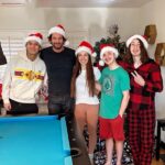 Pinar Toprak Instagram - Christmas with my most favorite people. ❤️ Happy Holidays to all! 🎄