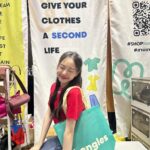 Pitchatorn Santinatornkul Instagram - 3-4 กพนี้ เจอกับ @hangles.co & @circularclub.th ที่งาน ZAAP SALE FEST ครั้งที่ 2 💚👗ขนสินค้าแฟชั่นมือรองไปเพียบ มากันน้า (พรุ่งนี้แล้วนะ 11.00-21.30) 📍Icon Siam, True Icon Hall - 7th floor (Booth 174-175) ZAAP รอบนี้รวมโปรเด็ดแบรนด์ดังกว่า 200 แบรนด์ มีแจกอั่งเปา & กิจกรรมสนุกๆ แจกทองรวมรางวัลมูลค่ากว่า 100,000 บาท #zaapsalefest2 #สายแฟแคร์โลก #เสื้อผ้ามือสอง #กระเป๋ามือสอง #รองเท้ามือสอง ICONSIAM