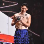 PoLin Tung Instagram - #2023hito流行音樂獎 一定是身上這麼多Baby bear 才這麼幸運🍀🐻 Accessory: @apmmonaco #APMMONACO Hair: @nic_leung @hchairculturetaiwan Make up: @karenchang_makeup @prettycool_makeup Stylist: @eleven0124 Wardrobe: @egon_lab @seokwoonyoon #走火入魔 #柏霖 #柏霖polin