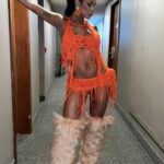 Pocah Instagram - arrume se comigo atrasada 🫠 kkkkkk look @designlzroalexandre biquíni @versianiswim styling @lailalvess_ makeup @wallacemakeup hair @saullob
