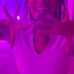 Pocah Instagram - Tão ouvindo aí? BARULHINHO bateu 2 MILHÕES no @spotifybrasil e subindooo!!! 💖 dc: @badgalets #barulhinho 💗🍭🍬
