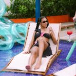 Pocah Instagram - aiiii que delícia gravar Na Piscina com a Fepa ( e a Pilar ❤️ ) !! Liguem agora no @gnt pra assistir nosso bate papo ✨ Beauty @rodrigoferreiramakeup PH @antonionetto Look @_lapomponera Styling @anacas.styling