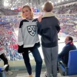 Polina Gagarina Instagram – “От плей-офф КХЛ невозможно оторваться, затягивает настолько, что с сыном смогла сфотографироваться только так. Все внимание на лед!

Не пропускайте и вы, хоккей – это круто!”
#КубокГагарина ЦСКА АРЕНА