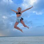 Polina Gagarina Instagram – Нужны ли слова … #полинагагарина #гагаринапоехали Conrad Maldives Rangali Island
