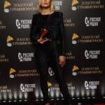 Polina Gagarina Instagram – 10-ый мой юбилейный #ЗолотойГраммофон 🏆 
Спасибо слушателям за ваши голоса❤️ Ценю и дорожу вами❤️ 
Выход:
@ysl 💥
Makeup @timoninamakeup 💋
Hairstyle @nastyatihonovahair 💋 #полинагагарина #гагаринапоехали #золотойграммофон2022